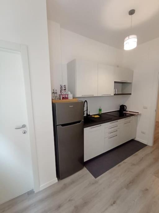 Andrea Central Apartment Бари Экстерьер фото