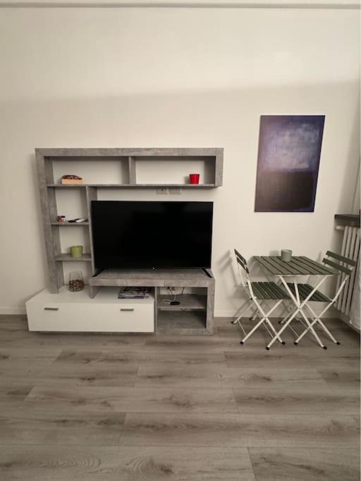 Andrea Central Apartment Бари Экстерьер фото